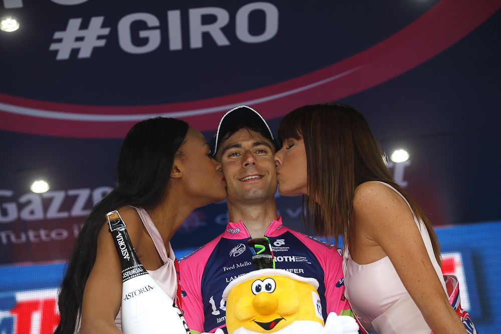 Diego Ulissi and friend on the podium after winning stage 7.