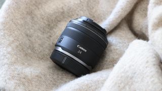 canon rf 24mm f1.8 macro is stm lens