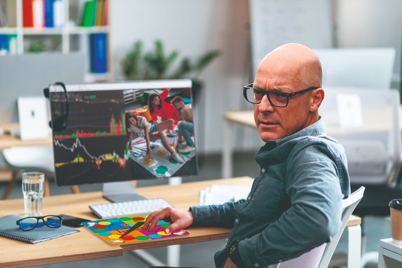 Dave Brailsford analysing a game of twister