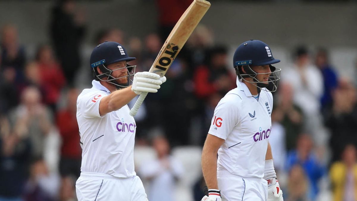 Jonny Bairstow salutes the crowd as England play New Zealand