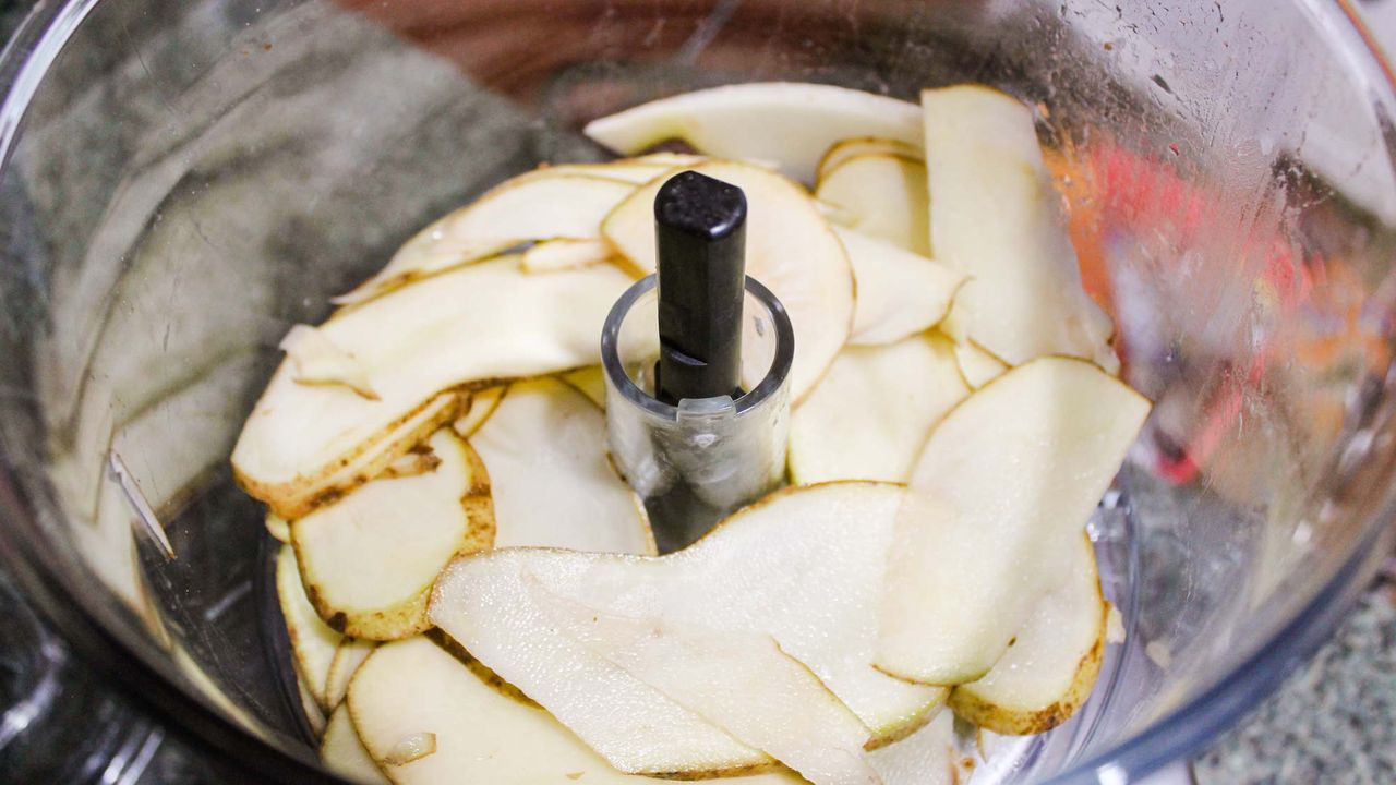 Magimix Food Processor 14 Cup processing potatoes