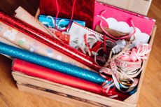 How to store wrapping paper 