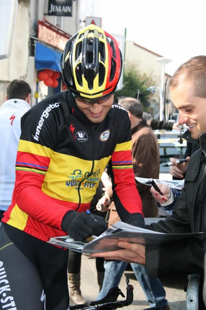 Belgian Champ Tom Boonen does his duty for fans