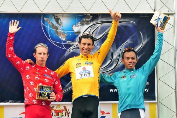 Germany's Thomas Erler (Tabriz) assumed the race lead. Pete McDonald (Drapac-Porsche) leads the mountains classification, while Anuar Manan (right, Geumsan Ginseng Asia) is the top Asian rider
