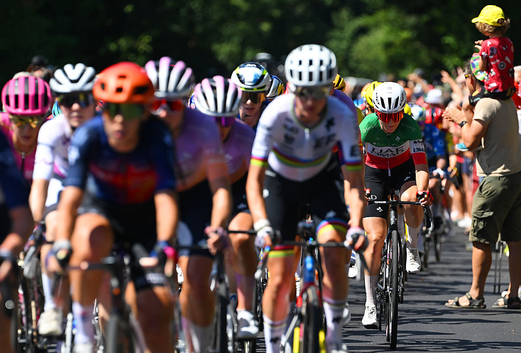 Tour de France Femmes stage 6 LIVE: Elisa Longo Borghini on the attack as Anna van der Breggen cracks