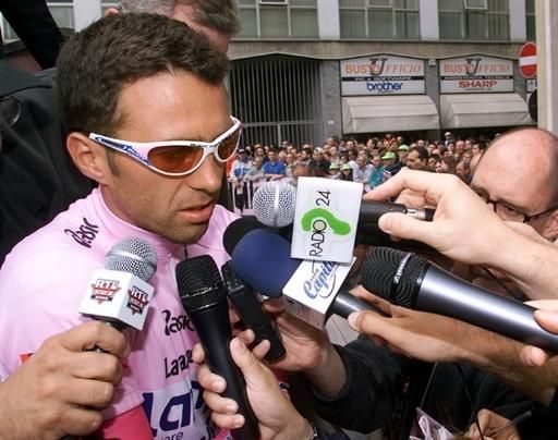Gibo was the Giro's new poster boy in 2001 and everyone wanted a slice.