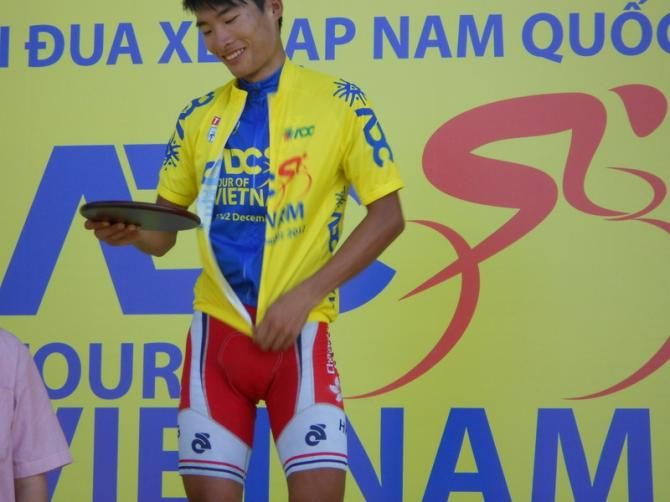 Choi Ki Ho on the podium at the Tour of Vietnam