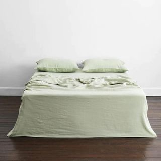 Best bed sheets green on bed