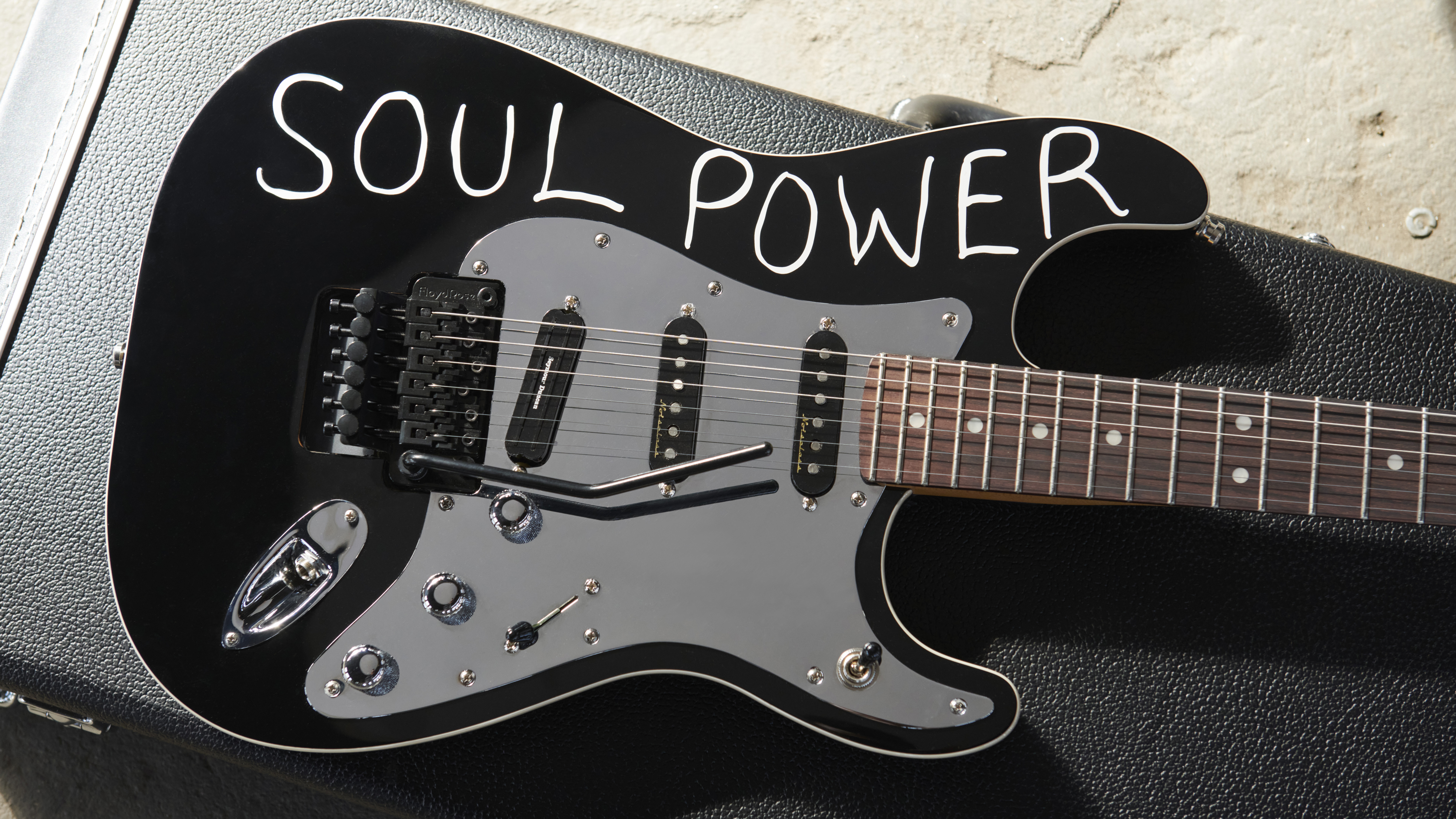 Tom Morello 'Soul Power' Artist Signature Stratocaster released by 