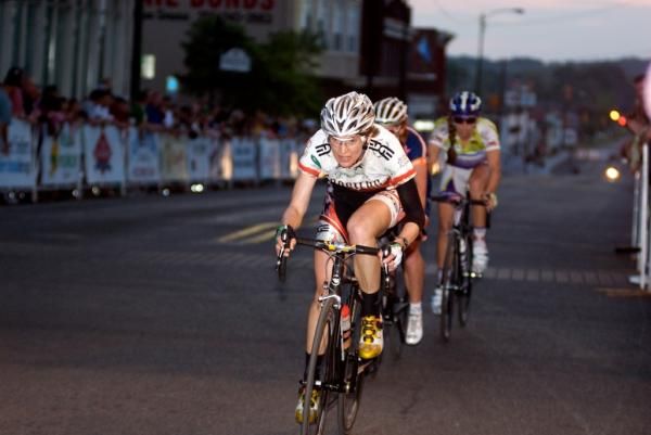 Nicky Wangsgard (Roosters) leads the three-woman break