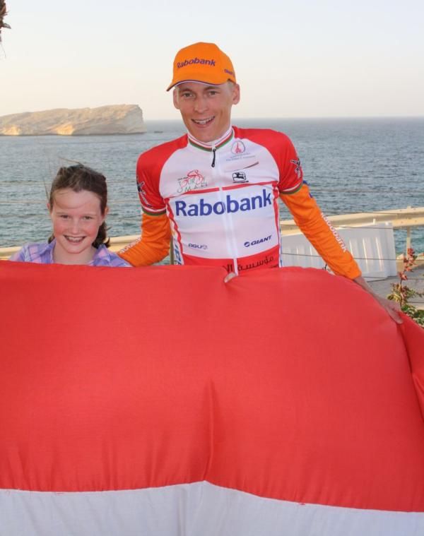 Robert Gesink (Rabobank) poses the with the Dutch flag