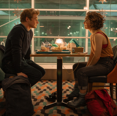 Haley Lu Richardson as Hadley Sullivan and Ben Hardy as Oliver Jones in Love at First Sight