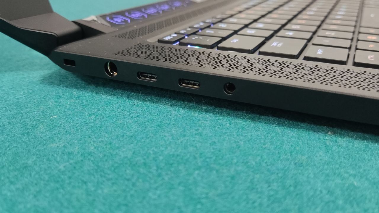 Corsair Voyager a1600 laptop