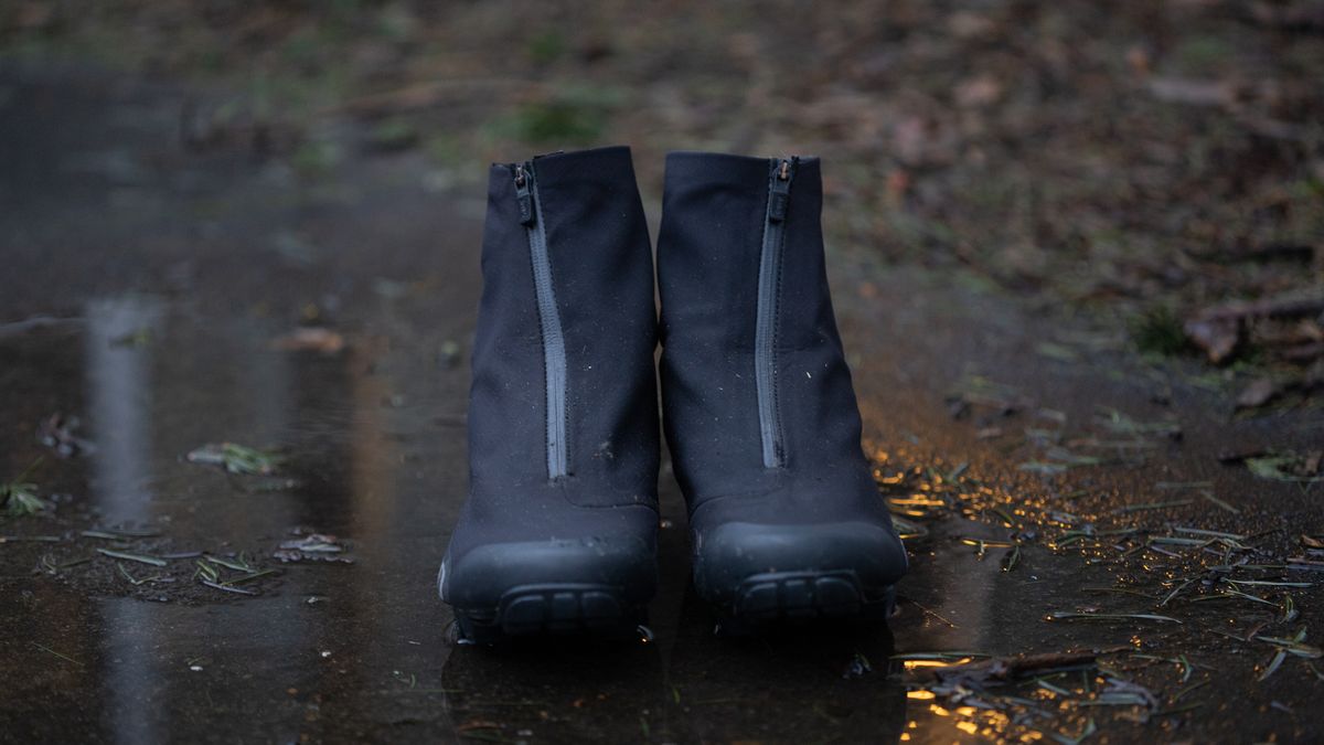The Giro Blaze might just be the best winter cycling shoes for wet
