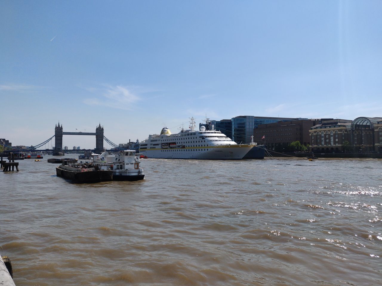 The standard view from the 16MP rear camera has a relatively wide field of view