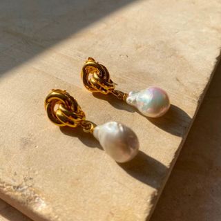 Shyla chunky knot baroque pearl earrings as seen on Kate Middleton at Wimbledon 