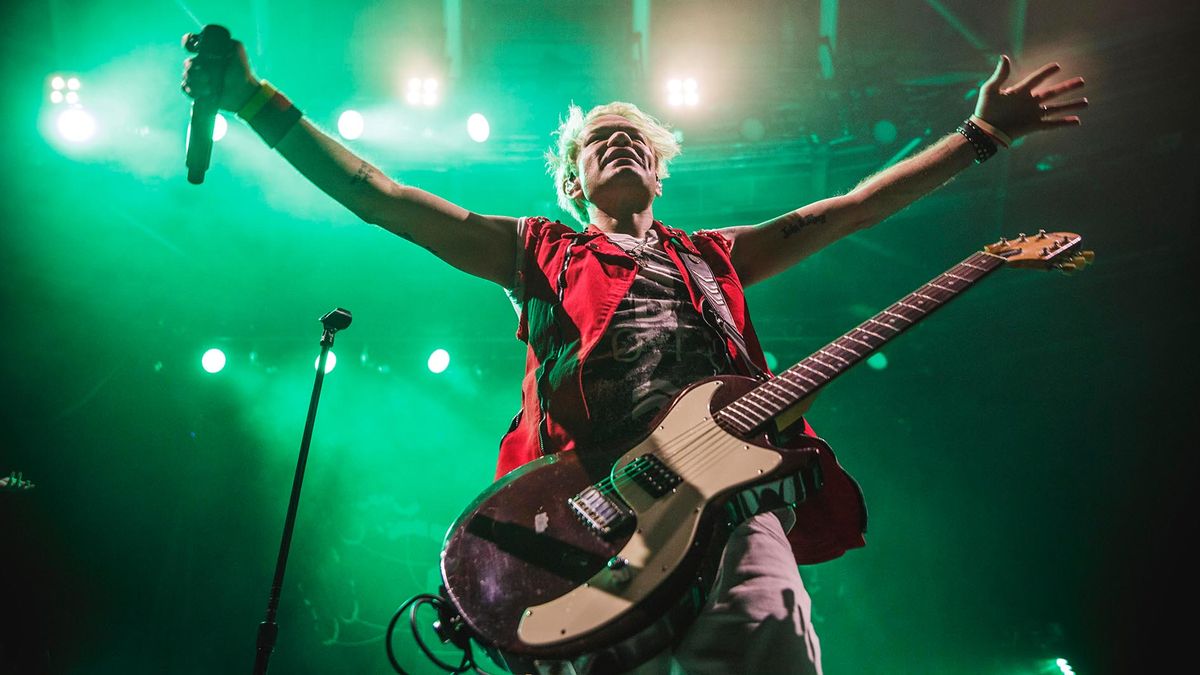 Deryck Whibley of Sum 41