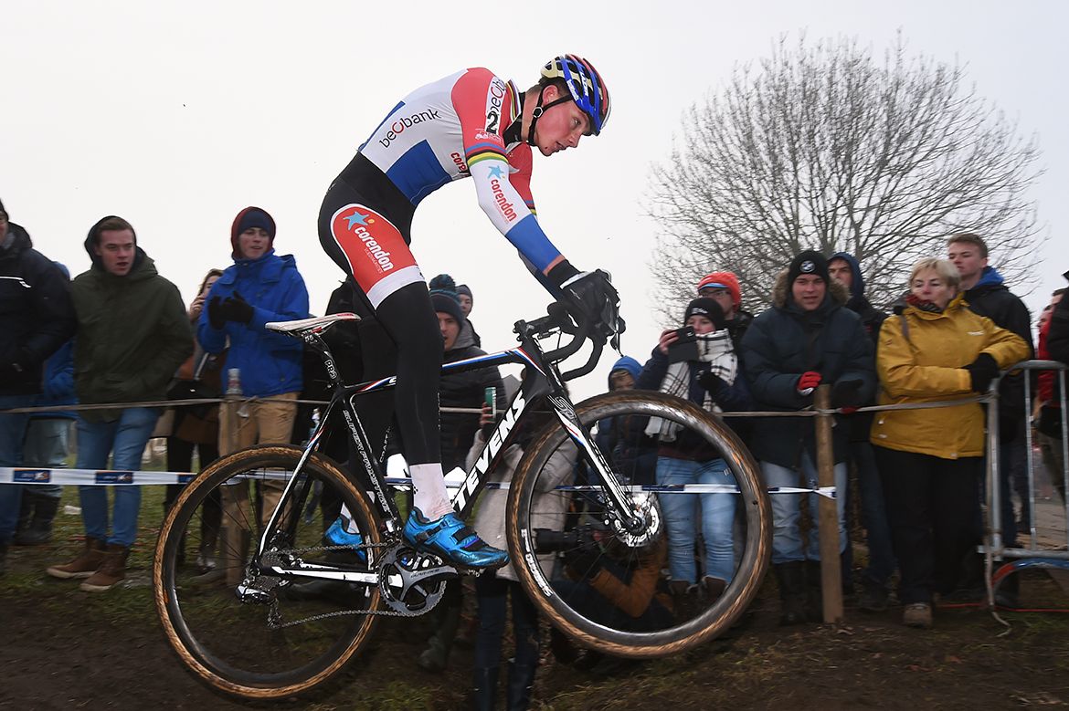 Mathieu van der Poel hops the ditch