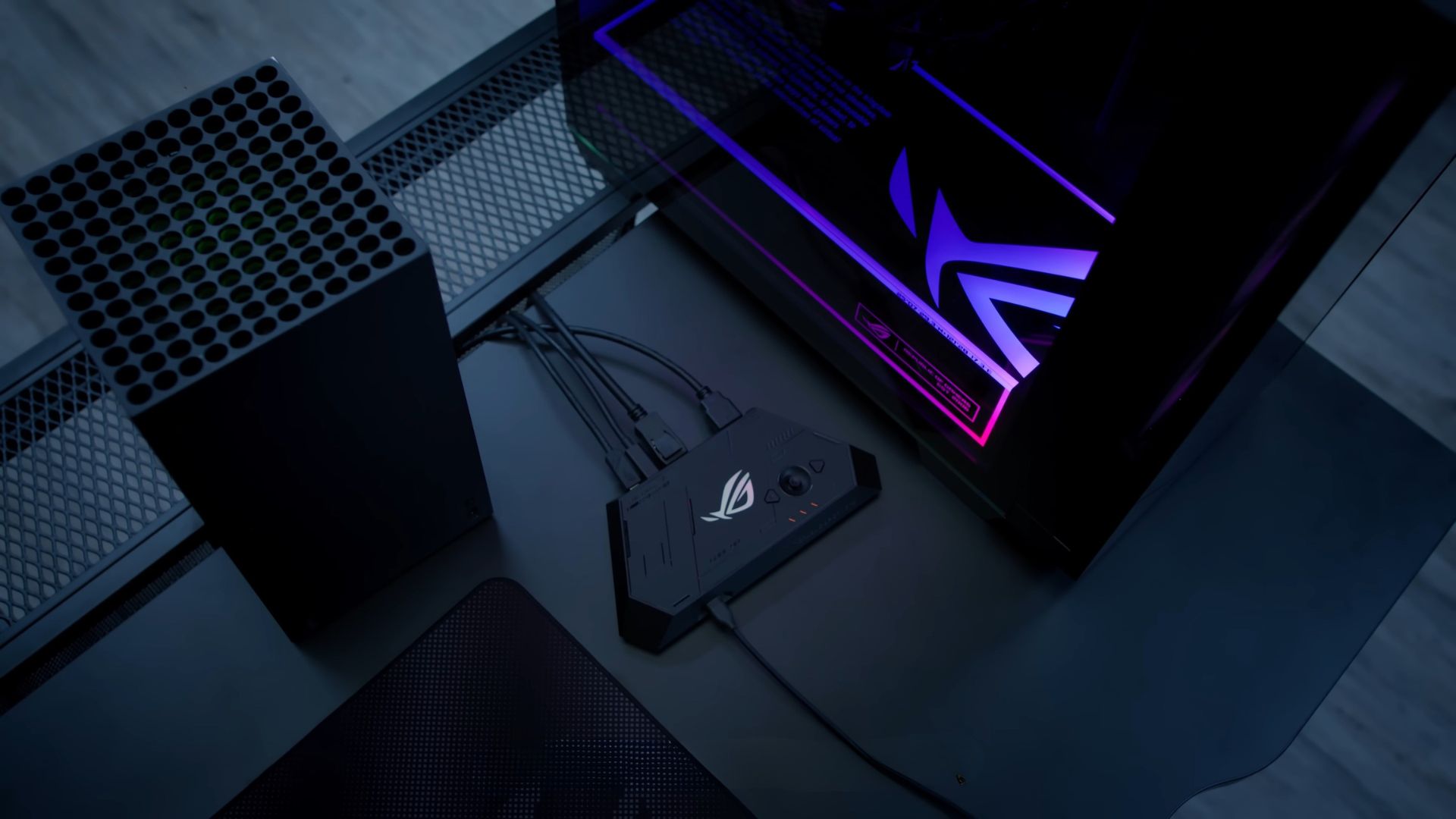 The control dock for the Asus XREAL Rog R1 glasses