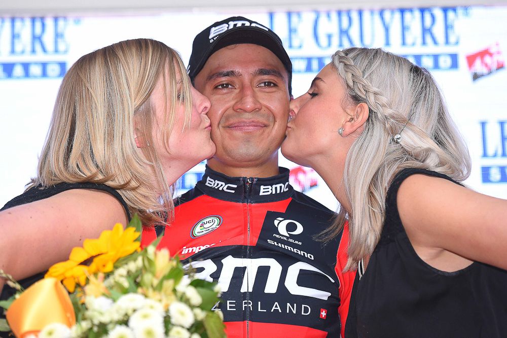Darwin Atapuma on the Tour de Suisse podium after winning stage 5