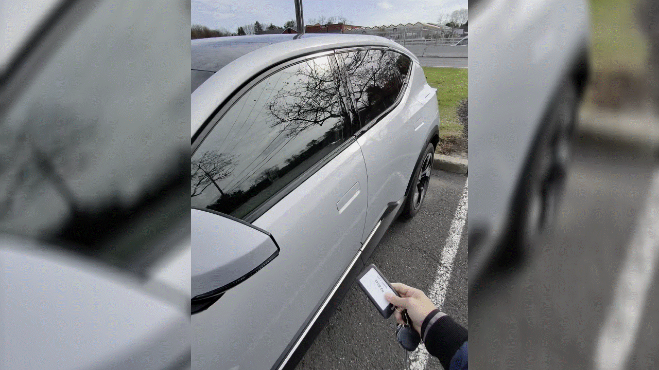 2025 Polestar 3 premium features.