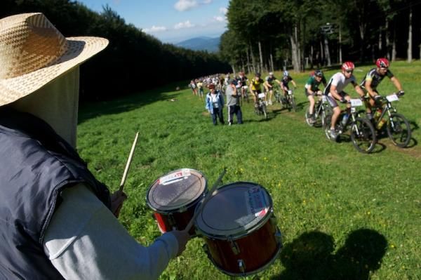 Racers pedal to the beat of the drums