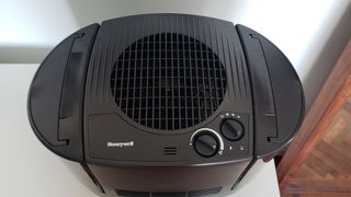 Image shows a top view of the Honeywell Top Fill Cool Moisture Humidifier.