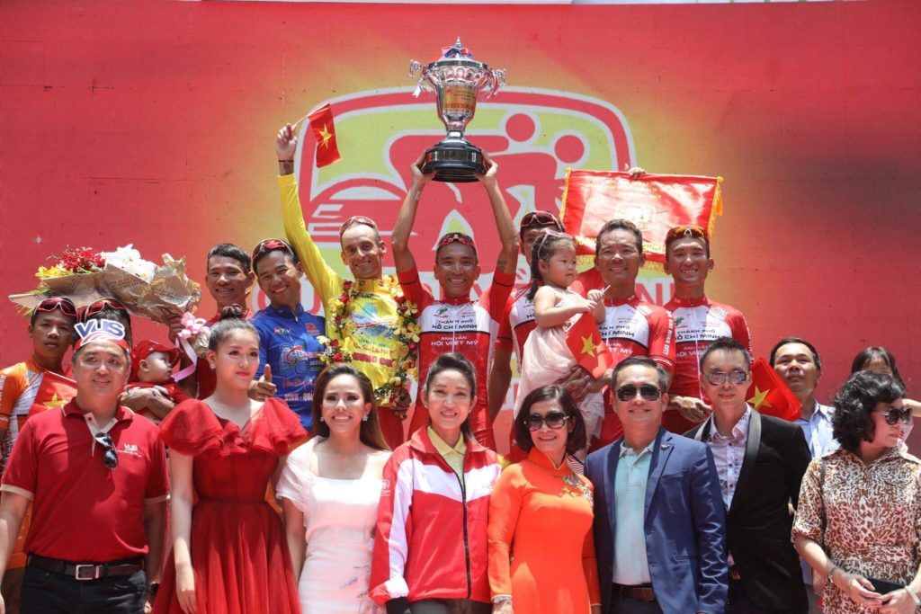 Team VUS Hochiminh City celebrate their success of 2019