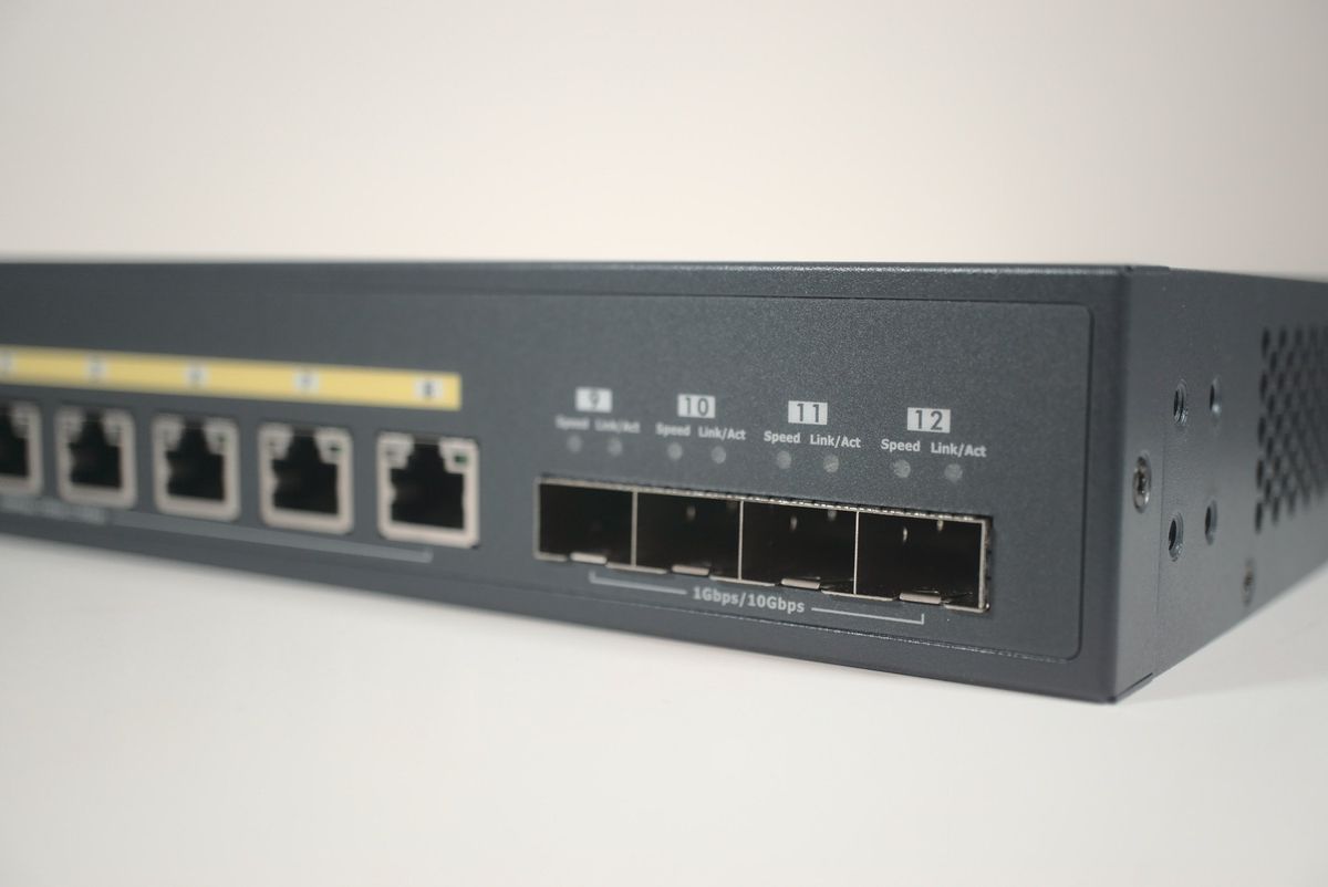 EnGenius ECS2512FP