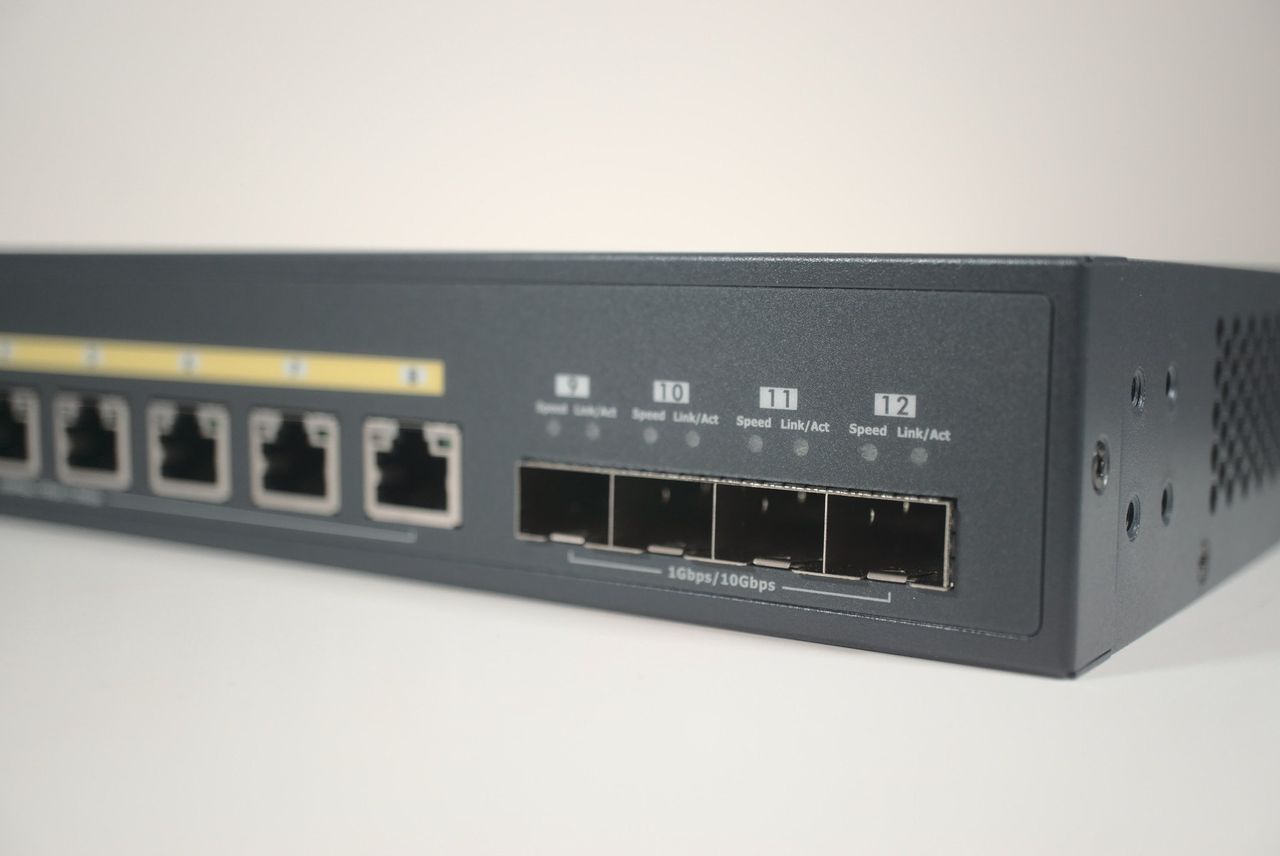 EnGenius ECS2512FP