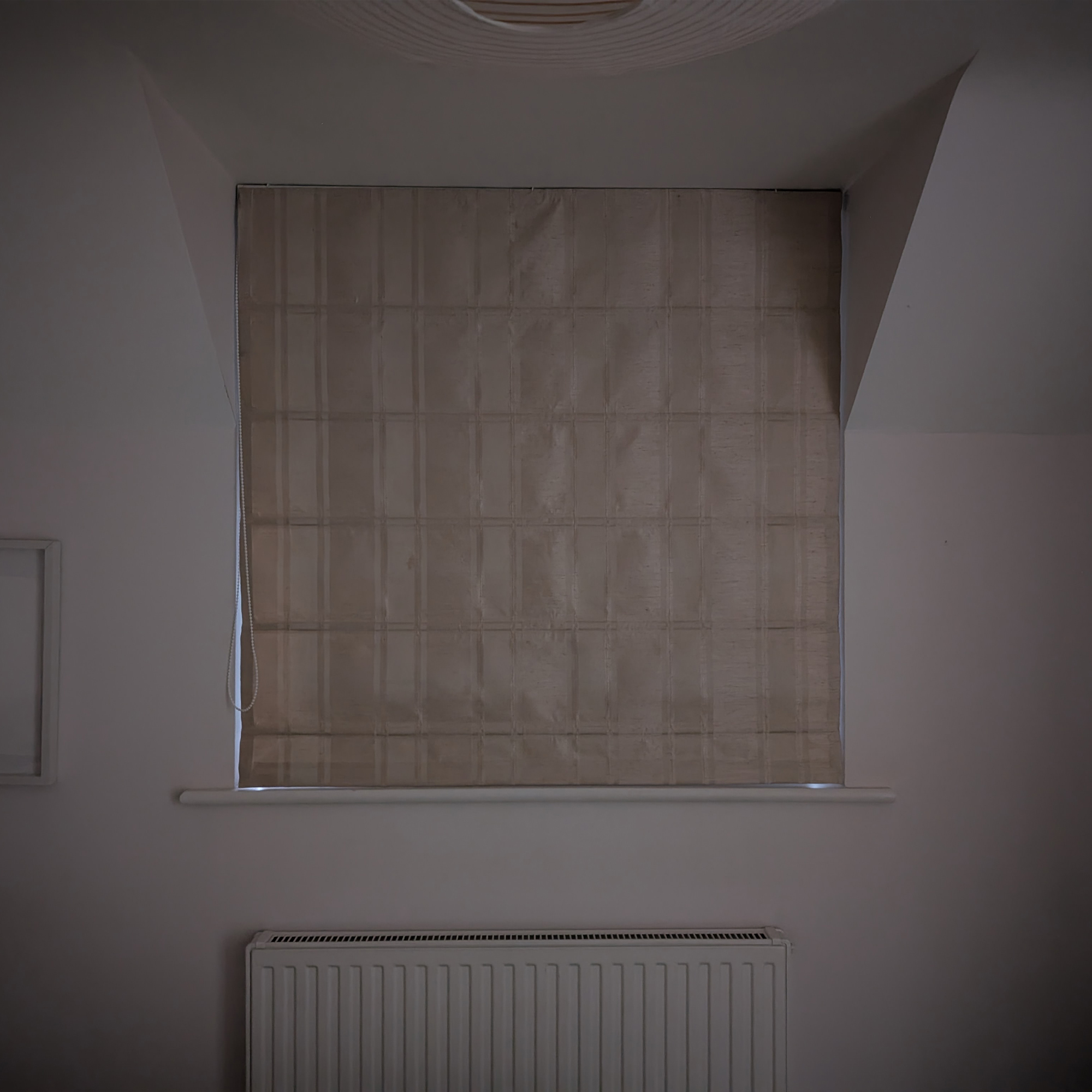 Tommee Tippee blackout blind being tested