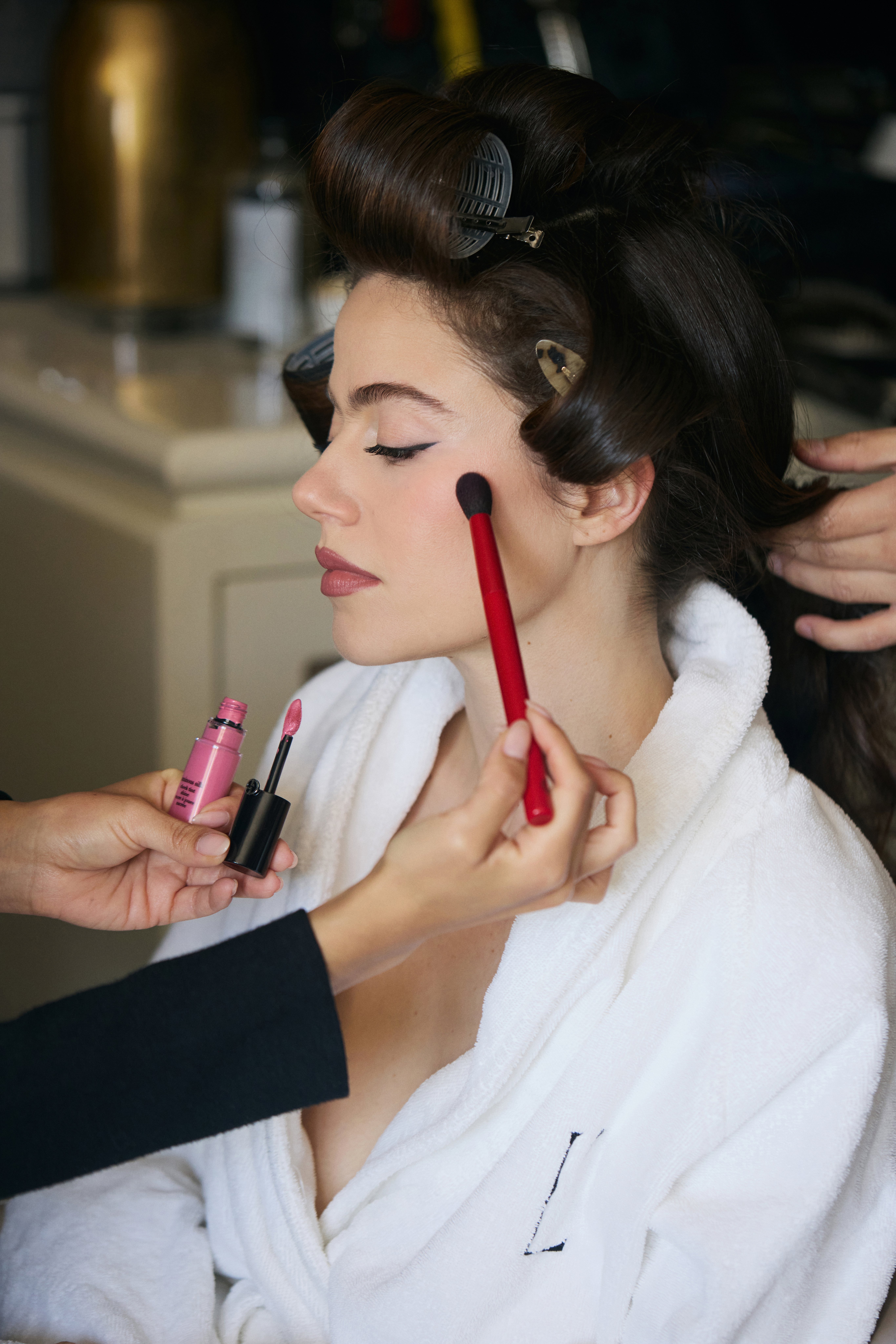 molly gordon gets armani beauty applied and has her hair done in curlers while getting ready for the 2025 emmys