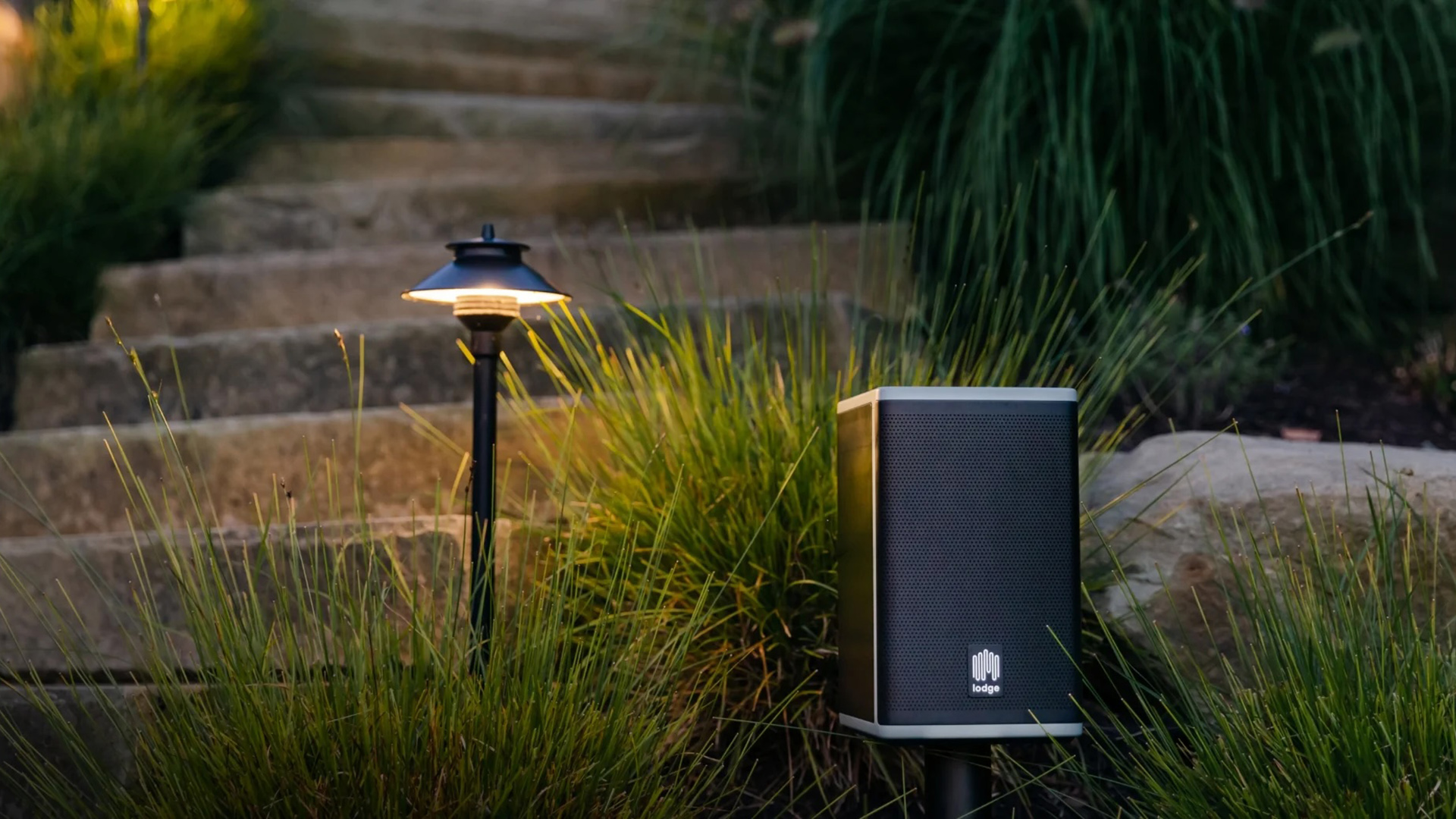 Lodge Solar Speaker 4 Series 2