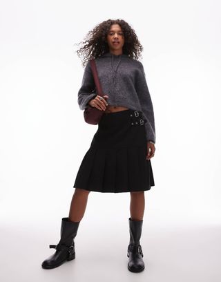 Resume Low Rise Y2k Pleated Kilt Skirt in Black With Buckle