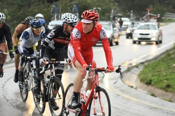 Julien Fouchard (Cofidis, Le Credit en Ligne) has Jeremy Hunt (Cerv&eacute;lo Test Team) on his wheel up one of the climbs.