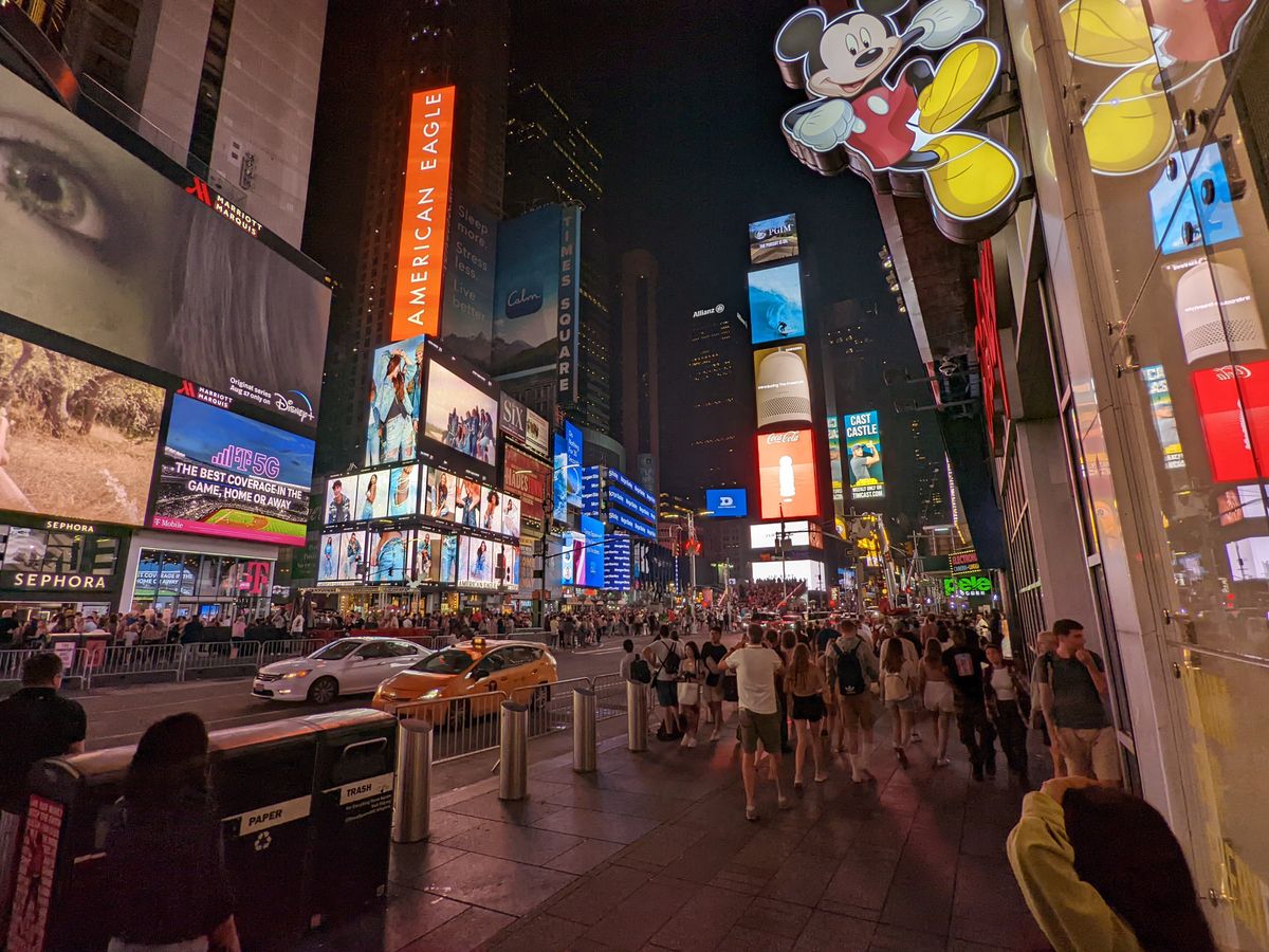 Night time camera samples from the Google Pixel 6a to compare with the OnePlus 10T