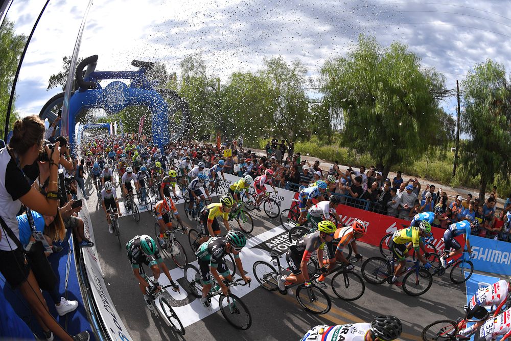 The peloton gets underway for stage 5 in San Juan