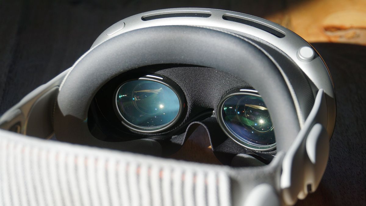 Apple Vision Pro Review