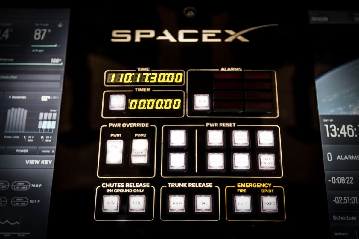 Spacex Photos Tease Manned Dragon Spaceship Ahead Of Big Reveal Images Space 7726