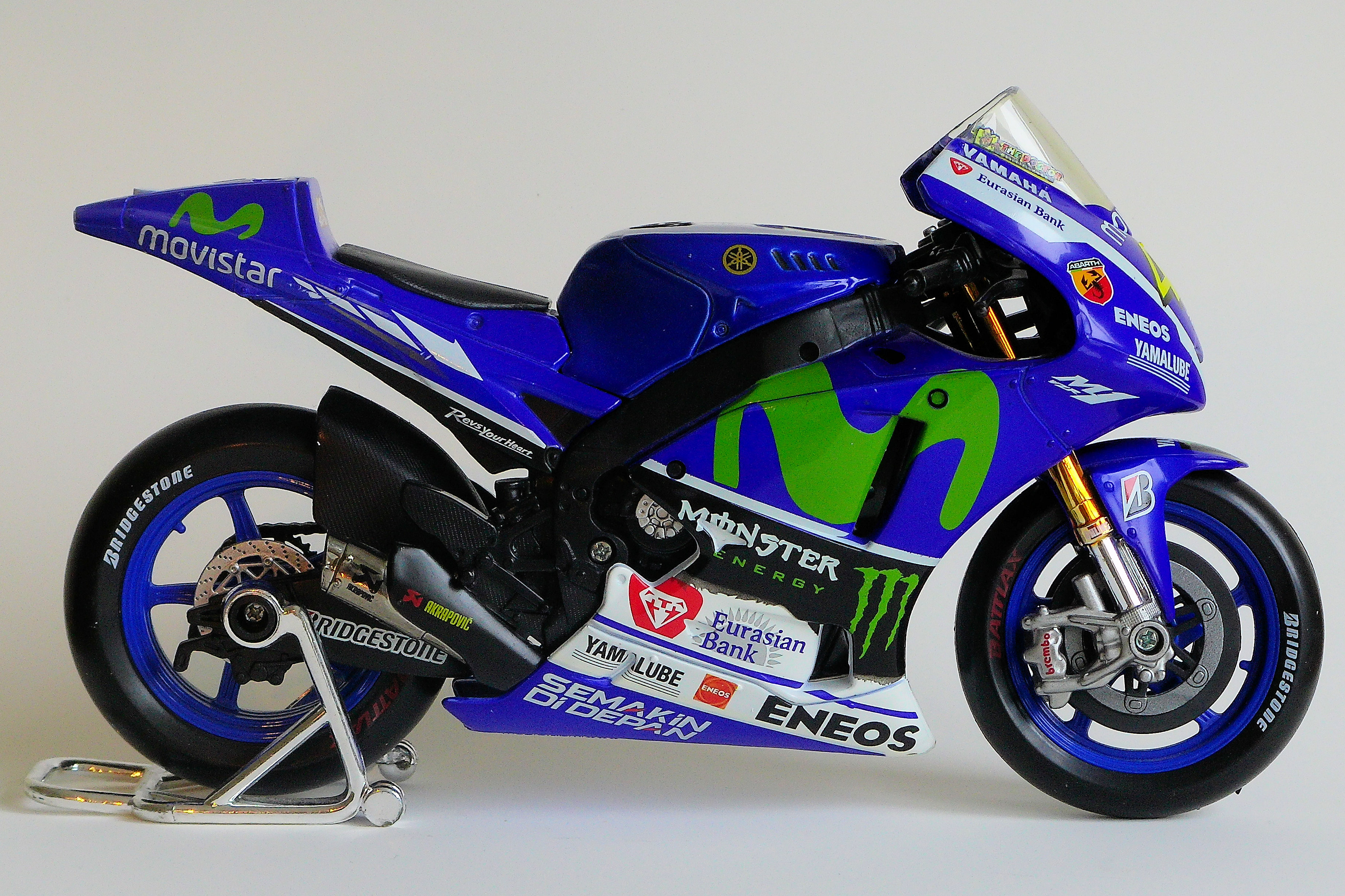 Yashica City 200 sample shots, image noise