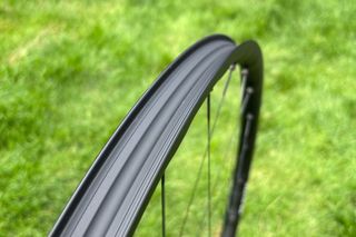 Detail of Mavic Allroad SL rim bed