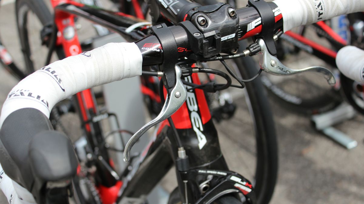 About half of the Cofidis riders choose bar-top brake levers for their race bikes