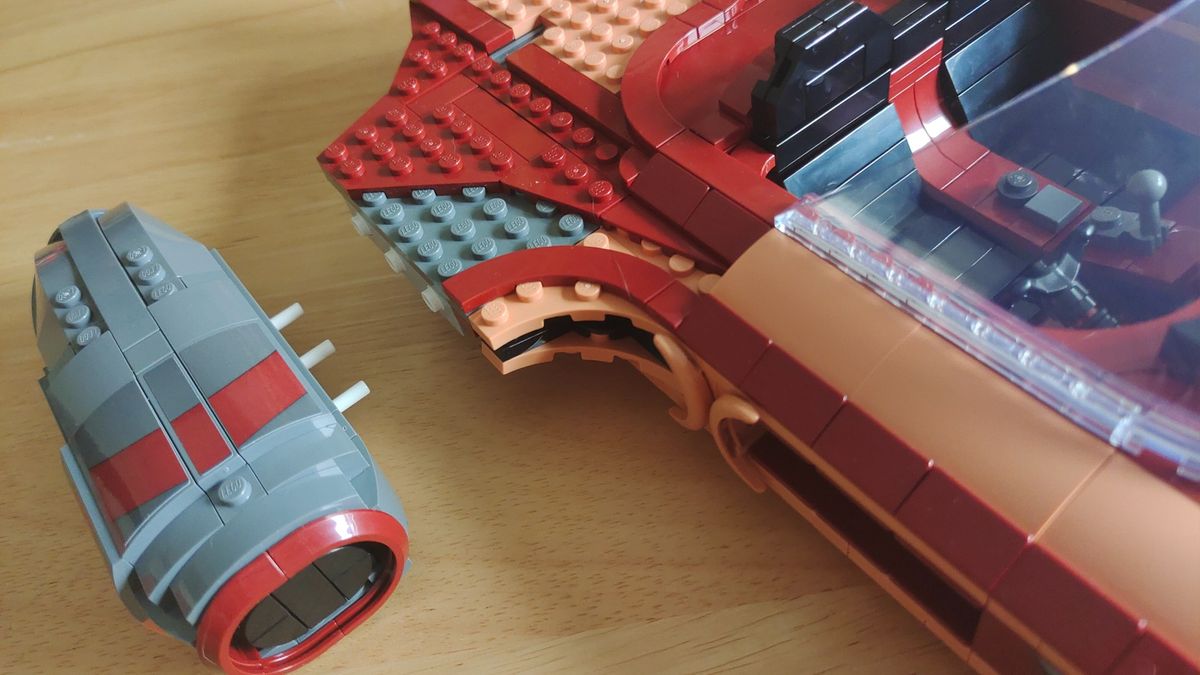 Lego Star Wars Luke Skywalker&rsquo;s Landspeeder 75341_Engine close up