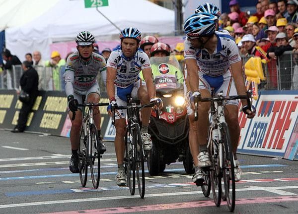 Despite all the help from his team, Simoni did not deliver