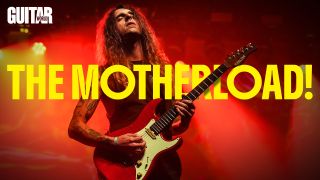 Nick Johnston of Mastodon soloing