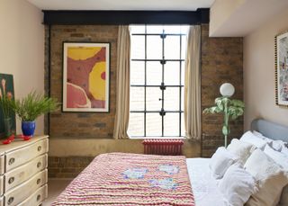 Cozy bedroom by Howark Design