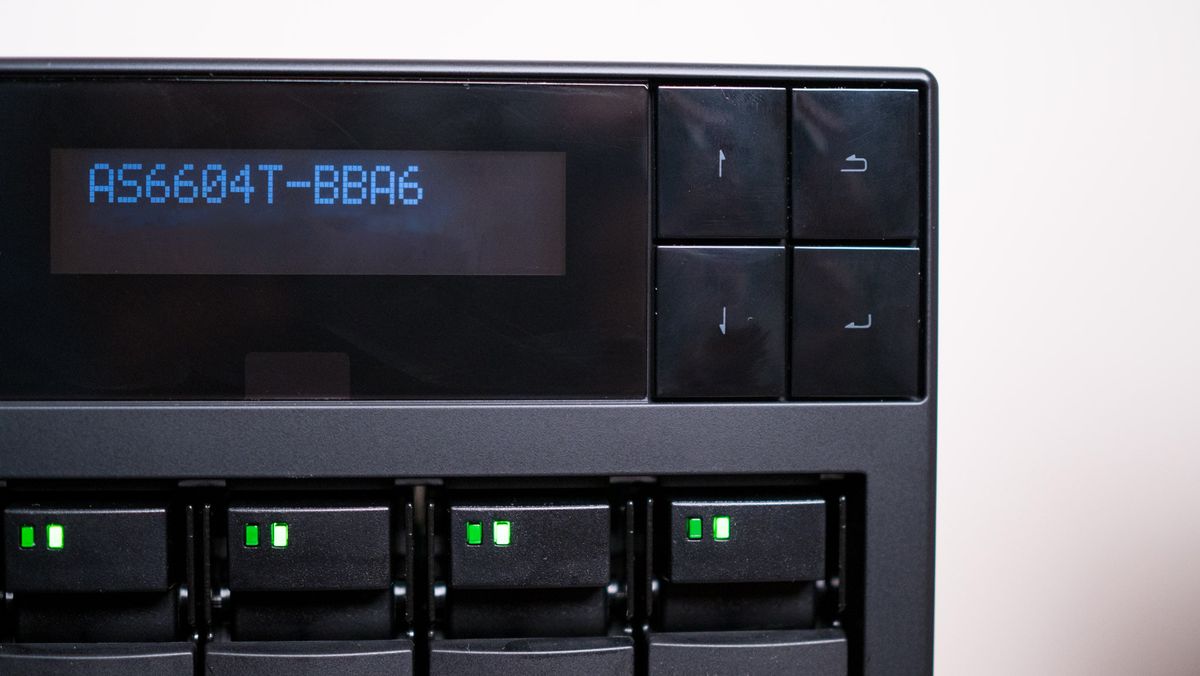 Asustor AS6604T NAS review