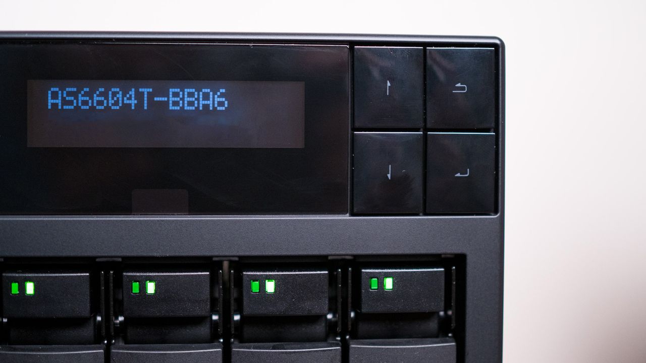 Asustor AS6604T NAS review