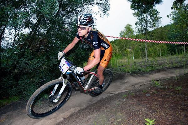 Jenni King on her way to winning Round 3 of the All Mountain Cup, Mt Stromlo.