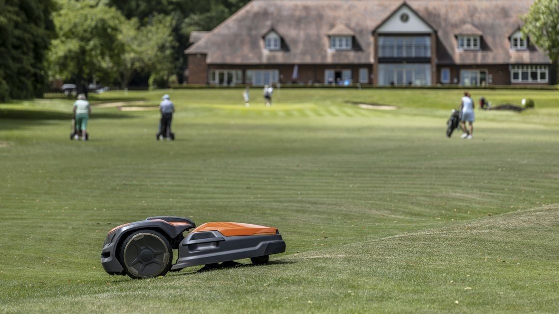 This robot mower prepared an entire championship golf course – here’s what the team behind it had to say